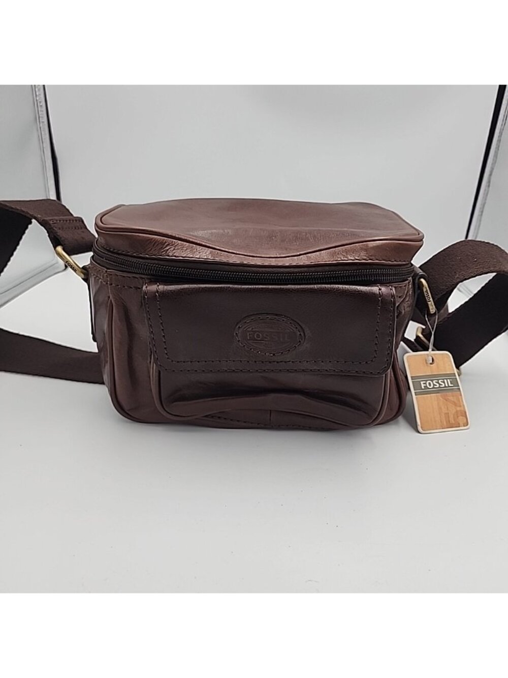 NWT Fossil Leather Camera Bag Zipper Bras Hardware Shoulder Strap Brown